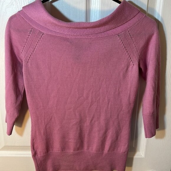 Size XS banana republic 100 % Merino wool pink Barbiecore sweater cozy chic - Picture 5 of 5